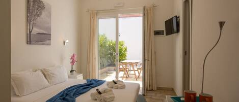 1 bedroom, desk, iron/ironing board, travel cot