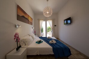 1 bedroom, desk, iron/ironing board, WiFi