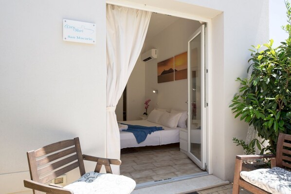 1 bedroom, desk, iron/ironing board, WiFi