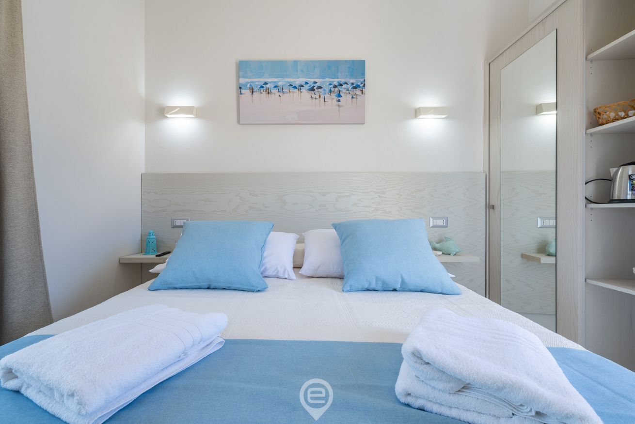 1 bedroom, travel crib, WiFi, bed sheets