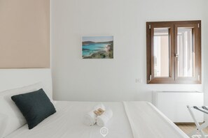 1 habitación, caja de seguridad en la habitación y escritorio 