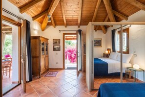 1 bedroom, travel cot, WiFi, bed sheets