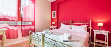 1 bedroom, WiFi, bed sheets