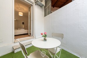 Dining - AcquaChiara Suite - Elegance and Comfort in the Heart of Cagliari (Cagliari)