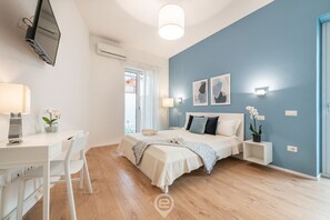 1 habitación, tabla de planchar con plancha, wifi y ropa de cama 