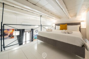 1 bedroom, iron/ironing board, WiFi, bed sheets - Carlo's House (Cagliari)