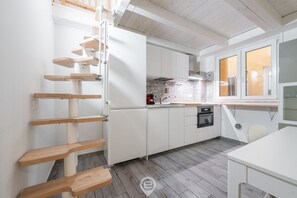 Kühlschrank, Ofen, Herdplatte, Geschirrspüler