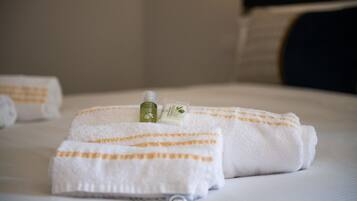 Doccia, asciugacapelli, bidet, asciugamani