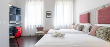 1 soverom, skrivebord, strykejern/-brett og wi-fi