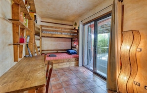 3 bedrooms, free WiFi, bed sheets - 3 bedroom pet friendly home in Imperia (Imperia)