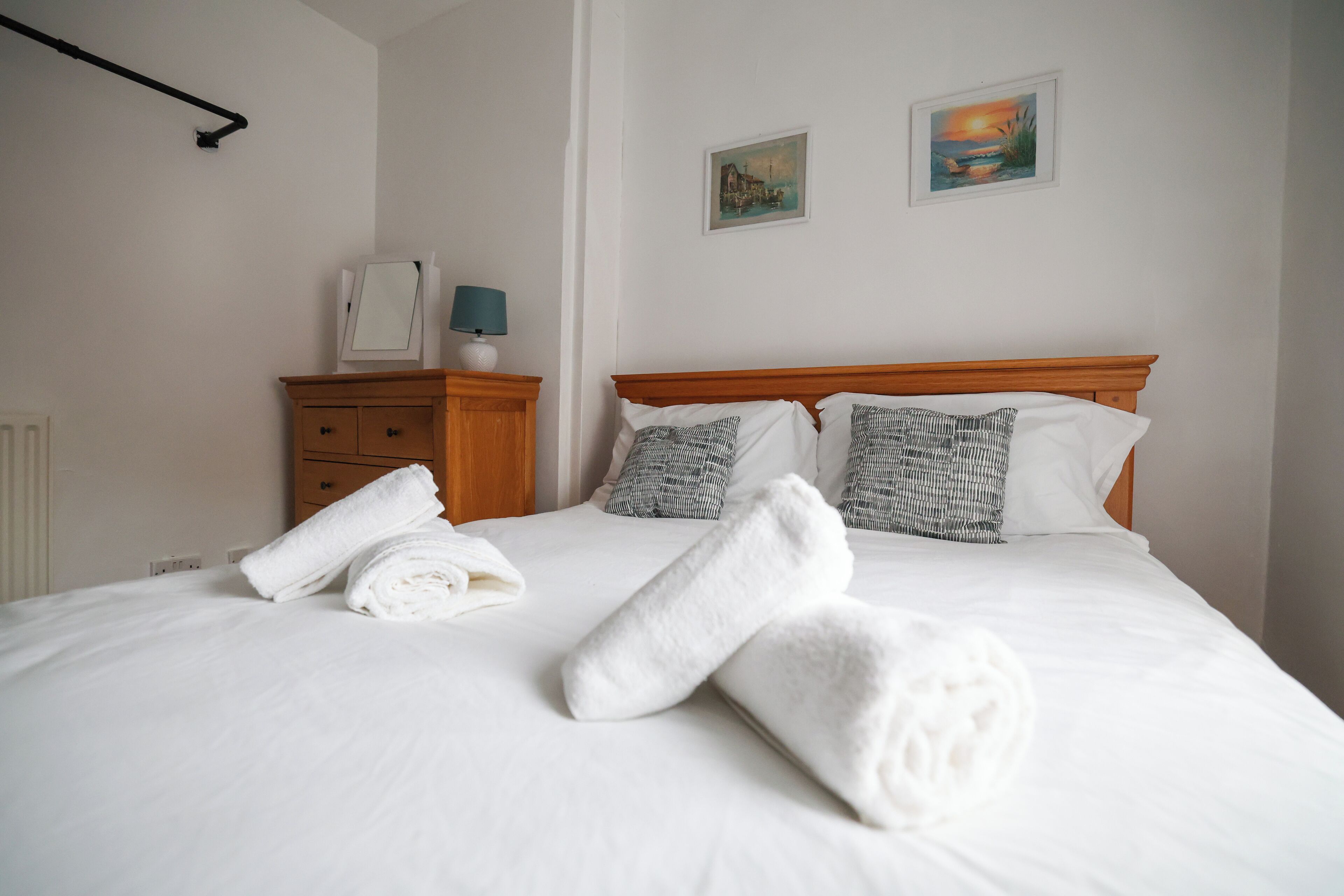 2 bedrooms, iron/ironing board, WiFi, bed sheets