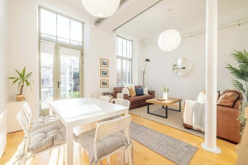 2 Bedroom near Hospital with Free Parking (4 Beds)