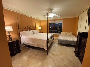 3 bedrooms, iron/ironing board, free WiFi, bed sheets - Resort style luxury 3-BR, 3.5 bath condo at Cove Towers, Naples.  (Naples)