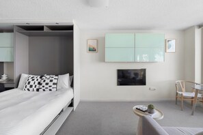 1 chambre, bureau, fer et planche à repasser, Wi-Fi