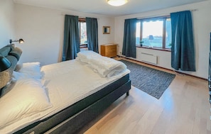 3 bedrooms, free WiFi, bed sheets