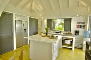 Superior Villa, Beach View | Private kitchen | Full-size fridge, microwave, oven, stovetop