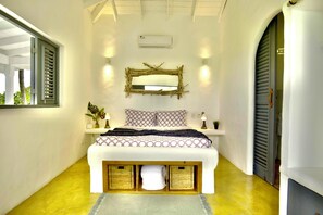 Vila superior, vista para a praia | 3 quartos, escrivaninha, espaço de trabalho para notebook