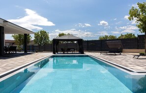 A heated pool - Amazing home in Imotski (Imotski)