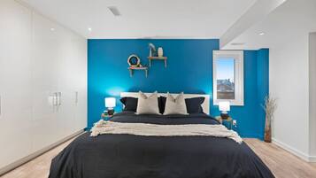 2 bedrooms, desk, iron/ironing board, WiFi