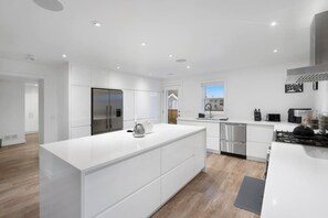 Luokittelematon kuva, 4 kautta 38, painike