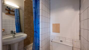 淋浴设施、吹风机