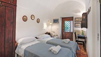 2 chambres, fer et planche Ă repasser, Wi-Fi gratuit, draps fournis