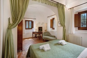 2 chambres, fer et planche à repasser, Wi-Fi gratuit, draps fournis