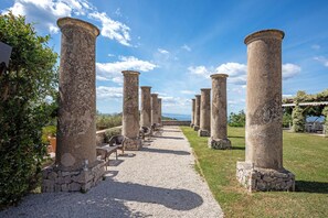 Property grounds - Villa 'Astapiana' with Sea View, Shared Terrace and Wi-Fi (Vico Equense)