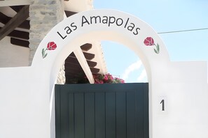 Exterior detail - Villa 'Las Amapolas' with Private Pool, Wi-Fi and Air Conditioning (Cala en Porter)
