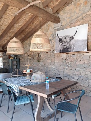Outdoor dining