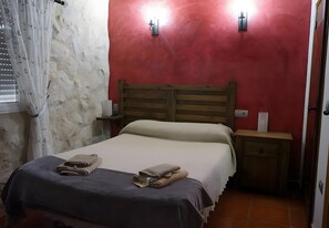 5 bedrooms, free WiFi, bed sheets