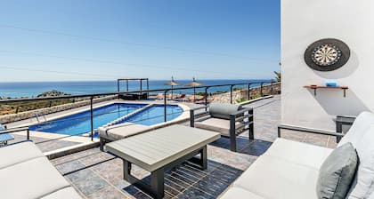 Villa 'Holivista' with Sea View, Wi-Fi and Air Conditioning