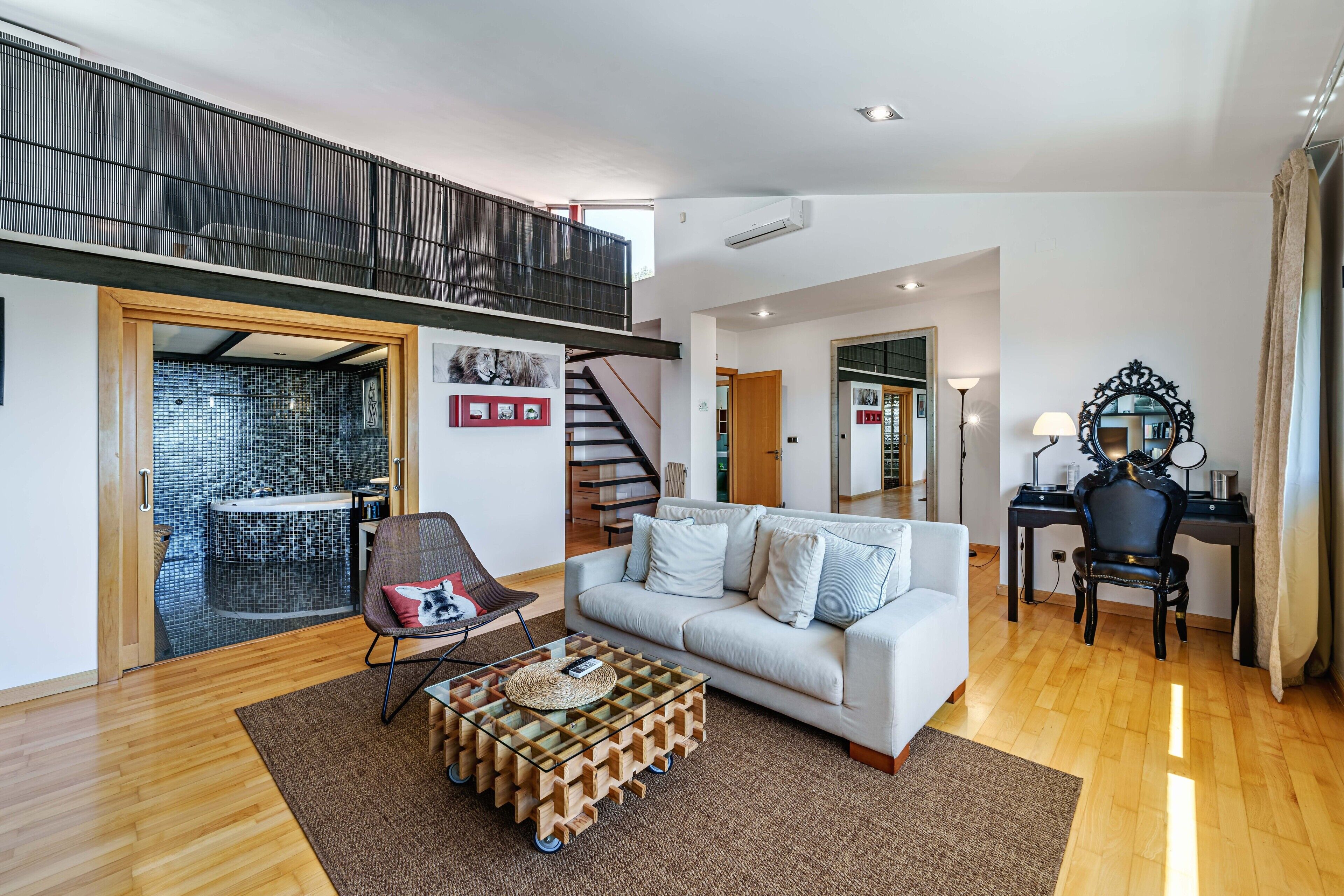 TV, ping pong, stereo