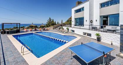 Villa 'Holivista' with Sea View, Wi-Fi and Air Conditioning