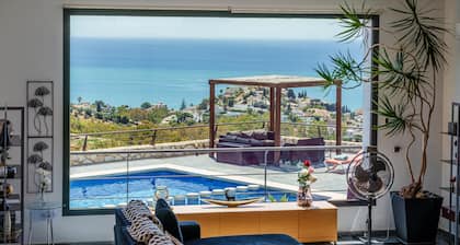 Villa 'Holivista' with Sea View, Wi-Fi and Air Conditioning