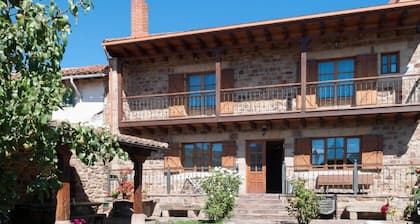 Country House 'Vielba' with Mountain View, Private Terrace and Wi-Fi