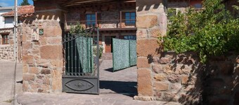 Country House 'Vielba' with Mountain View, Private Terrace and Wi-Fi