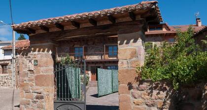 Maison de campagne "Vielba" avec vue sur les montagnes, terrasse privée et Wi-Fi