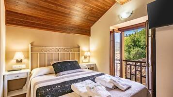 5 dormitorios, tabla de planchar con plancha, wifi gratis y ropa de cama