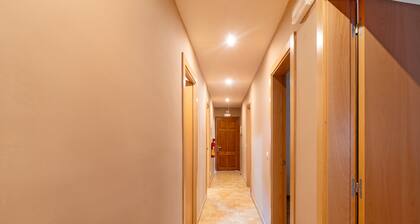 Appartement 'Menvil' avec vue sur la montagne, terrasse privée et Wi-Fi