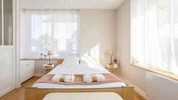 3 bedrooms, iron/ironing board, free WiFi, bed sheets