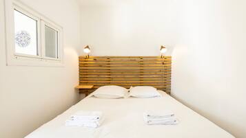 1 bedroom, free WiFi, bed sheets