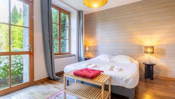 4 Schlafzimmer, Bügeleisen/Bügelbrett, kostenloses WLAN, Bettwäsche