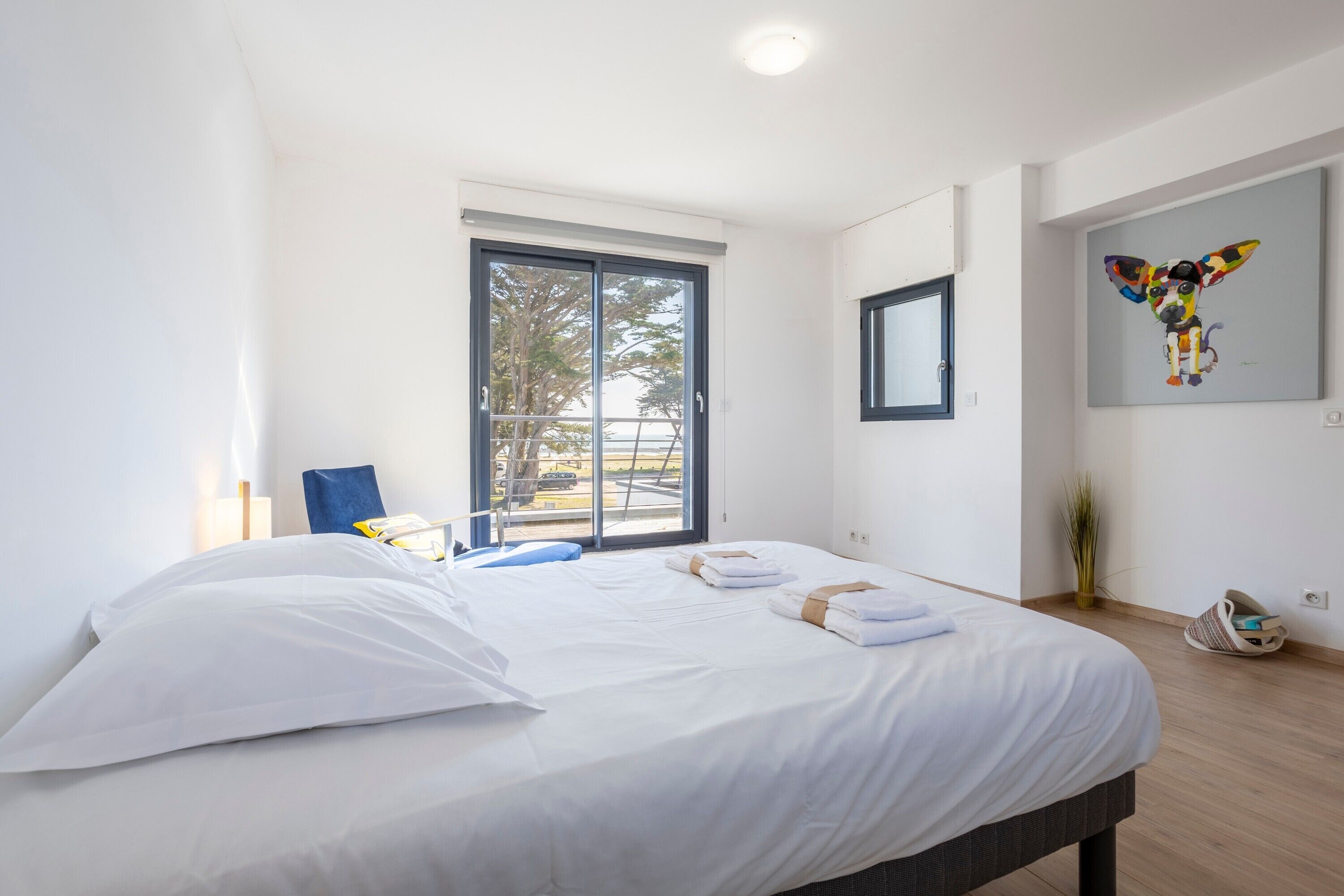 5 habitaciones, tabla de planchar con plancha y wifi gratis 