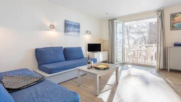 Télévision, table de tennis de table