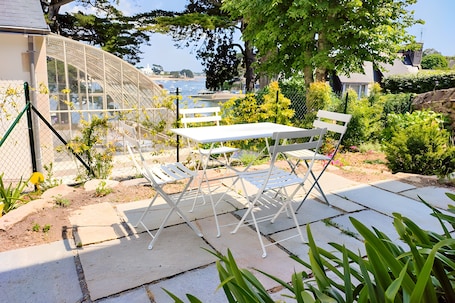 Outdoor dining. L'Estuaire – River View, 20 Meters from Shops