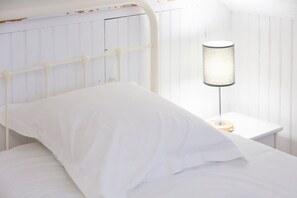 2 chambres, fer et planche à repasser, accès au Wi-Fi (inclus)