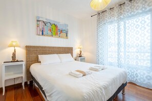 1 habitación, tabla de planchar con plancha, wifi gratis y ropa de cama 