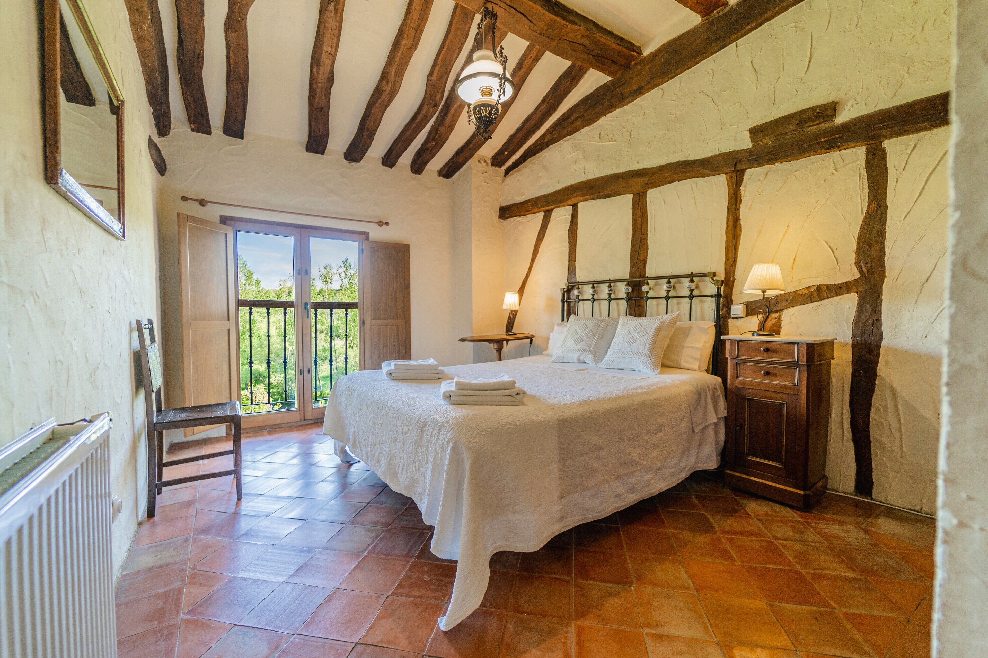 4 habitaciones, wifi gratis y ropa de cama 