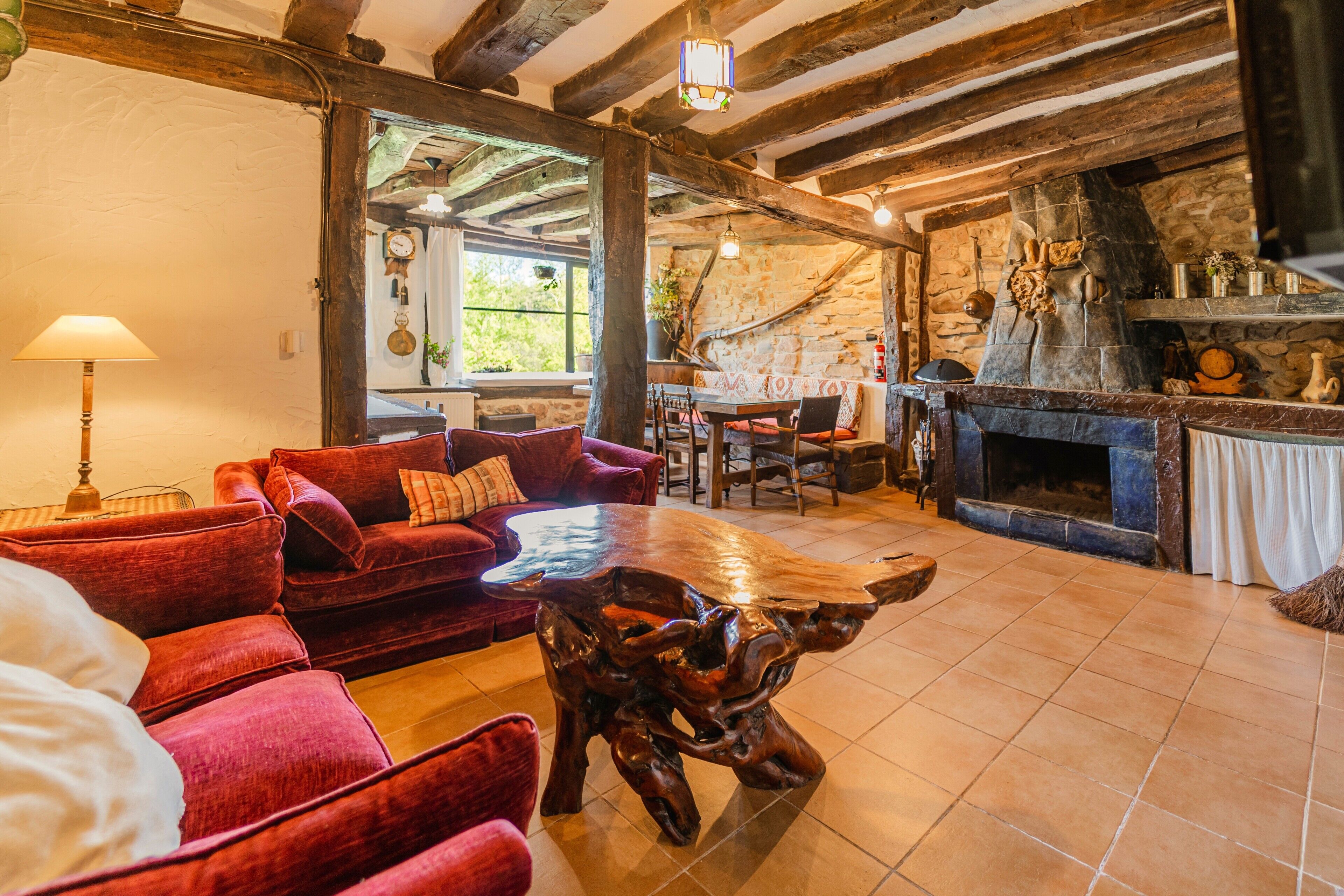 TV, fireplace, stereo